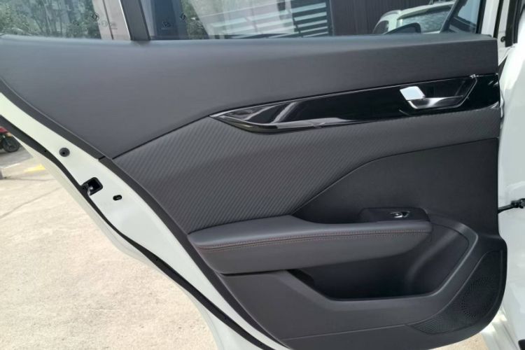 Used Dongfeng Aeolus Yixuan 2021 230T Automatic Glory Edition Interior 5