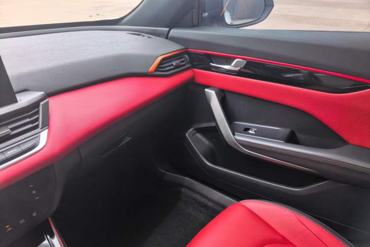 Used Dongfeng Aeolus Yixuan 2021 230T Automatic Zuiying Knight Edition Interior 6