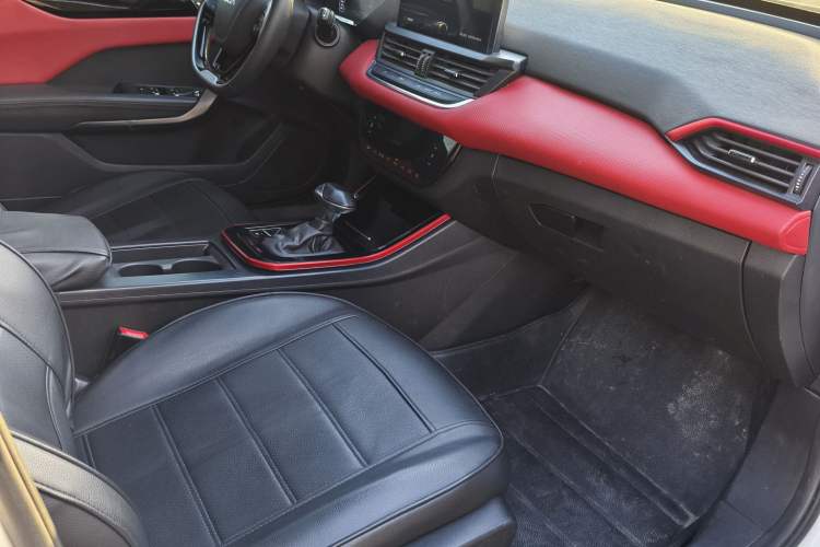Used Dongfeng Aeolus Yixuan 2021 230T Automatic Zuiying Knight Edition Interior 7