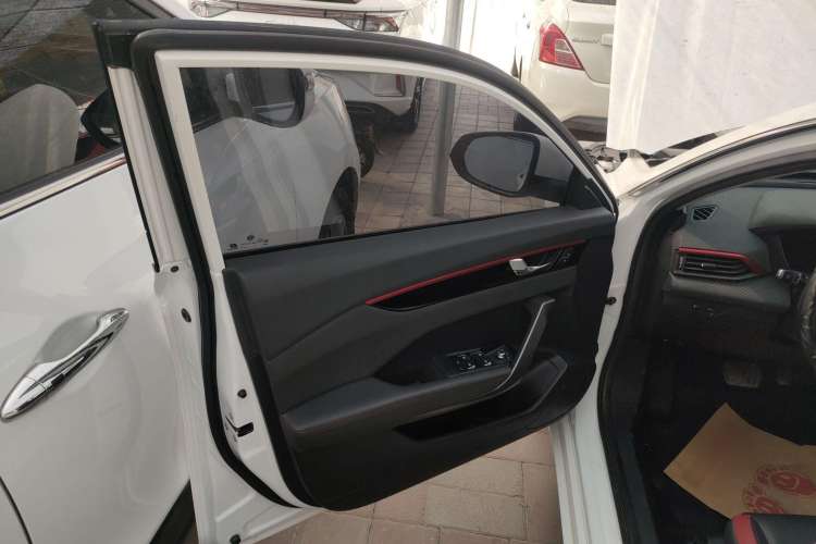 Used Dongfeng Aeolus Yixuan 2021 230T Automatic Glory Edition Left Front Door Interior