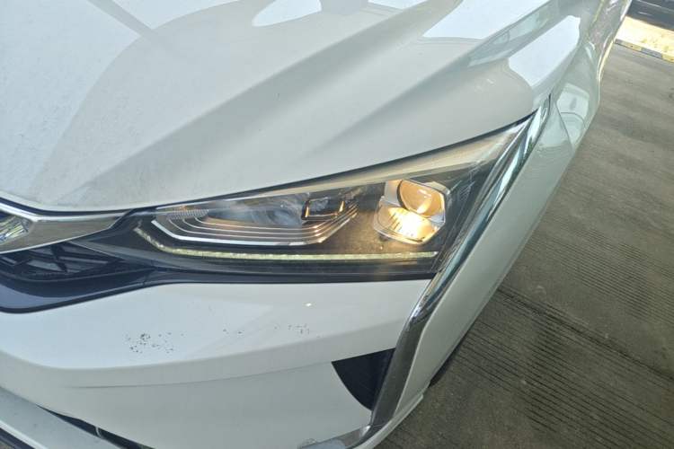 Used Dongfeng Aeolus Yixuan 2021 230T Automatic Chasing Shadow Edition Left Front Headlight