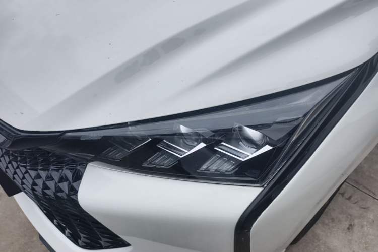 Used Dongfeng Aeolus Yixuan 2021 230T Automatic Dream-Chasing Rider Edition Left Front Headlight