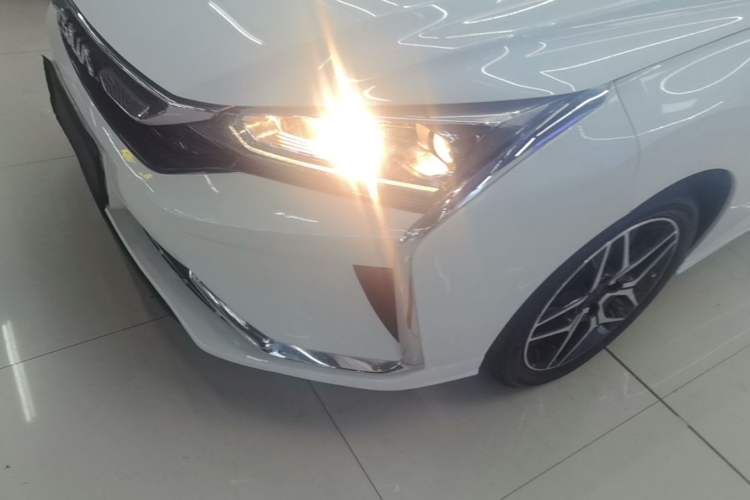 Used Dongfeng Aeolus Yixuan 2021 230T Automatic Chasing Shadow Edition Left Front Headlight