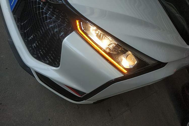 Used Dongfeng Aeolus Yixuan 2021 230T Automatic Zuiying Knight Edition Left Front Headlight
