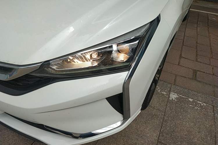 Used Dongfeng Aeolus Yixuan 2021 230T Automatic Chasing Shadow Edition Left Front Headlight