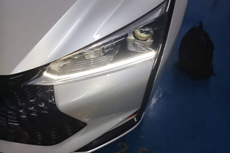 Used Dongfeng Aeolus Yixuan 2021 230T Automatic Zuiying Knight Edition Left Front Headlight