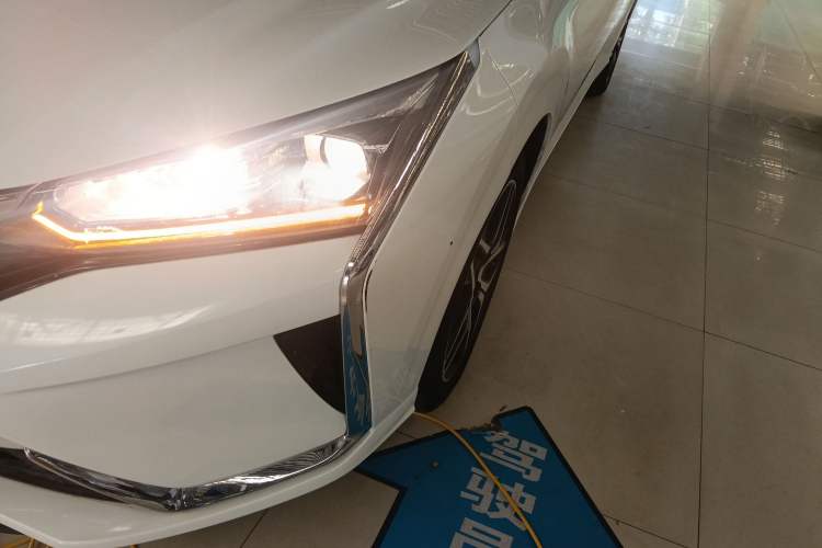 Used Dongfeng Aeolus Yixuan 2021 230T Automatic Chasing Shadow Edition Left Front Headlight