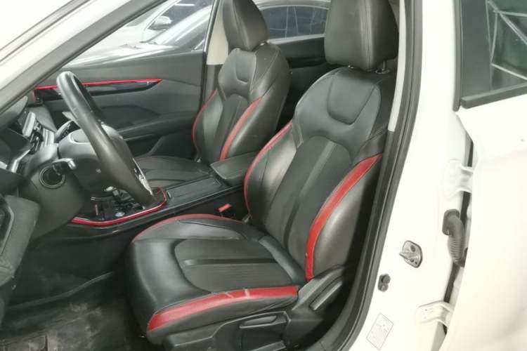Used Dongfeng Aeolus Yixuan 2021 230T Automatic Glory Edition Left Front Seat