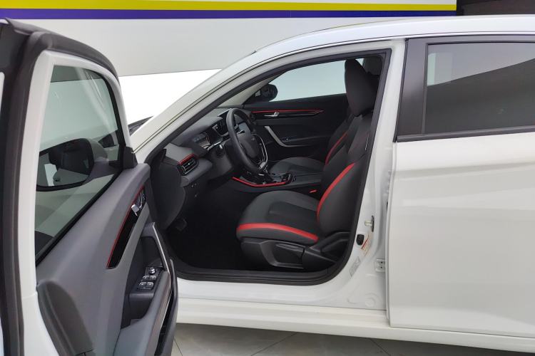Used Dongfeng Aeolus Yixuan 2021 230T Automatic Glory Edition Left Front Seat