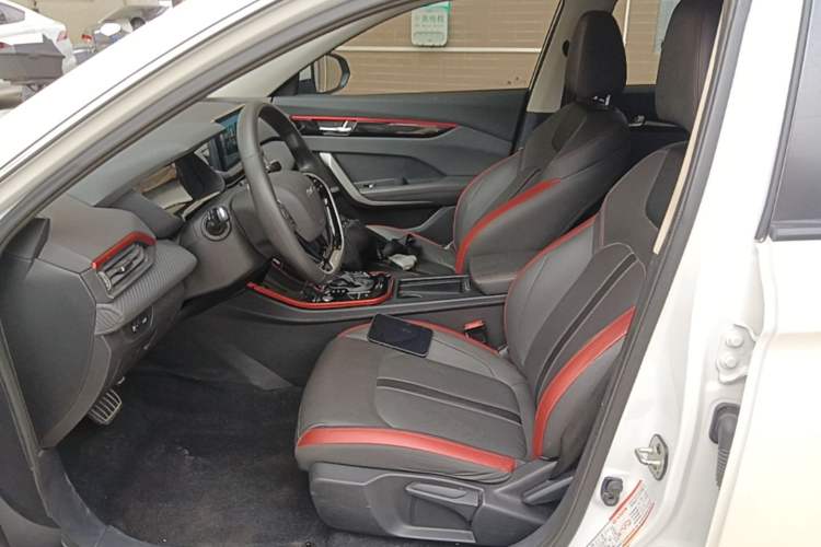 Used Dongfeng Aeolus Yixuan 2021 230T Automatic Chasing Shadow Edition Left Front Seat