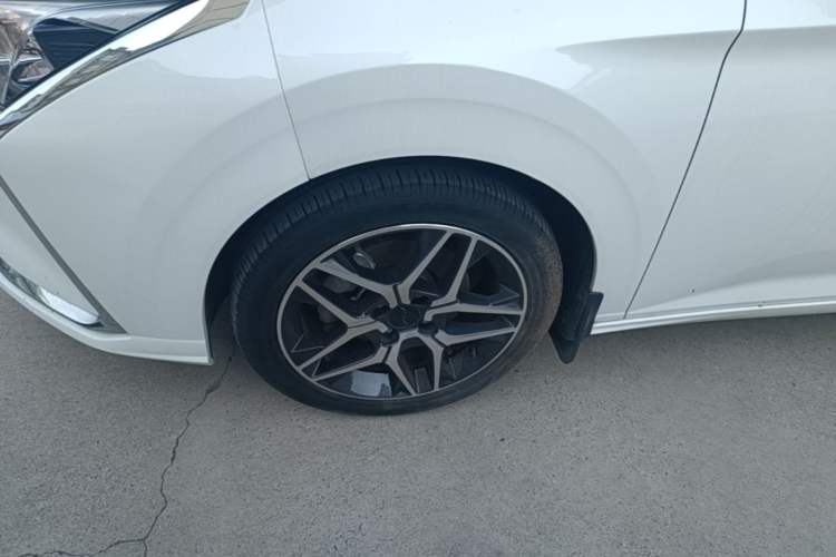 Used Dongfeng Aeolus Yixuan 2021 230T Automatic Chasing Shadow Edition Left Front Wheel Hub