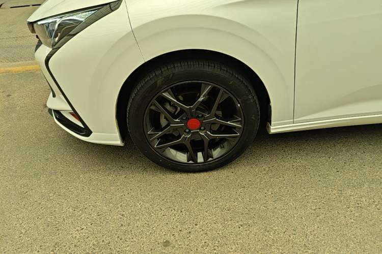 Used Dongfeng Aeolus Yixuan 2021 230T Automatic Hunter Edition Left Front Wheel Hub