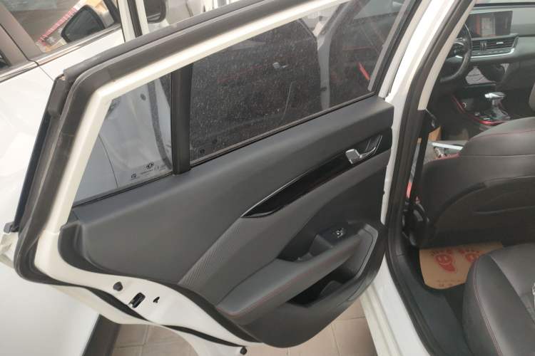 Used Dongfeng Aeolus Yixuan 2021 230T Automatic Glory Edition Left Rear Door Interior