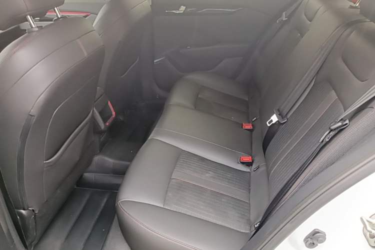 Used Dongfeng Aeolus Yixuan 2021 230T Automatic Zuiqing Edition Left Rear Seat