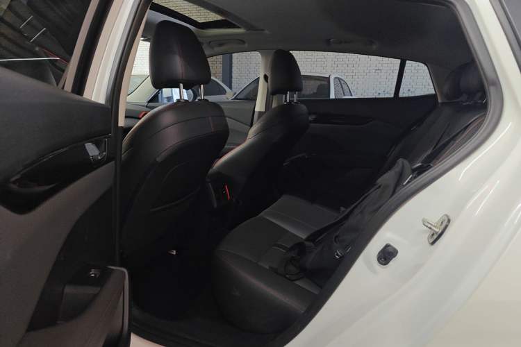 Used Dongfeng Aeolus Yixuan 2021 230T Automatic Chasing Shadow Edition Left Rear Seat