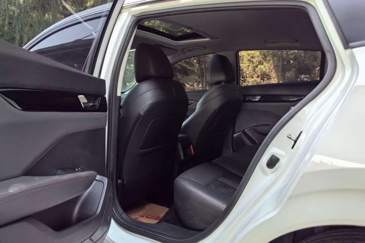Used Dongfeng Aeolus Yixuan 2021 230T Automatic Glory Edition Left Rear Seat