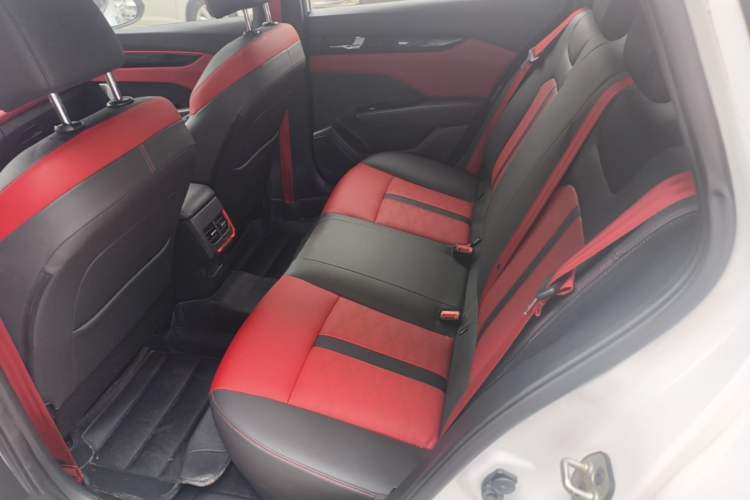 Used Dongfeng Aeolus Yixuan 2021 230T Automatic Dream-Chasing Rider Edition Left Rear Seat