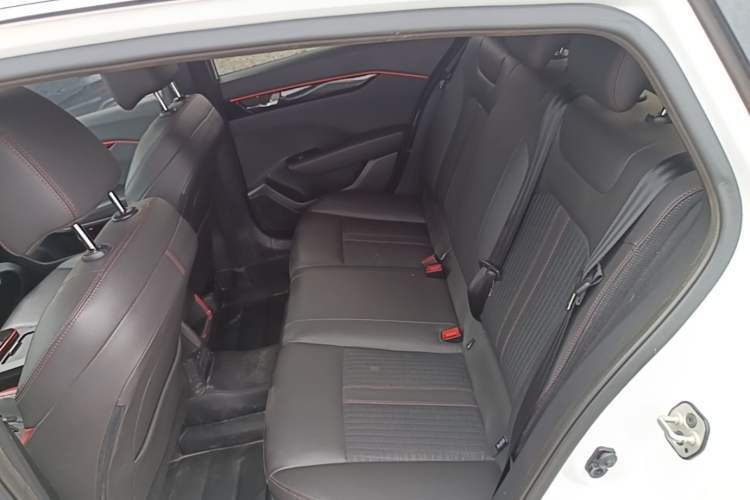 Used Dongfeng Aeolus Yixuan 2021 230T Automatic Glory Edition Left Rear Seat
