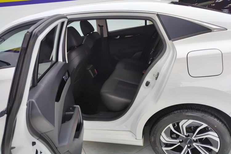 Used Dongfeng Aeolus Yixuan 2021 230T Automatic Glory Edition Left Rear Seat