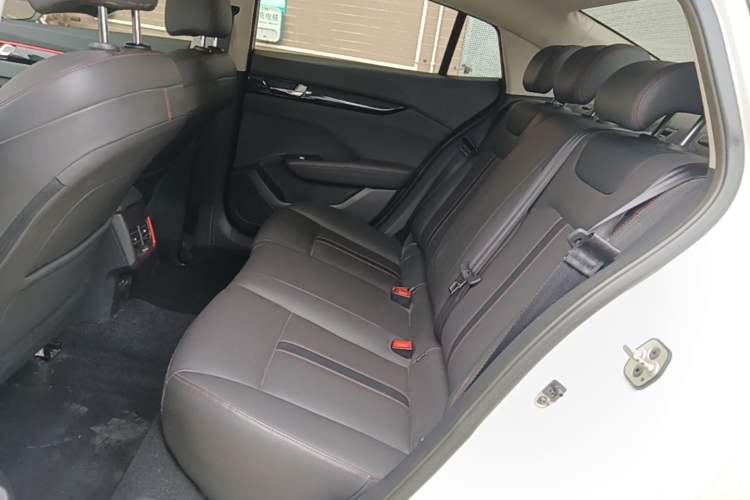 Used Dongfeng Aeolus Yixuan 2021 230T Automatic Chasing Shadow Edition Left Rear Seat