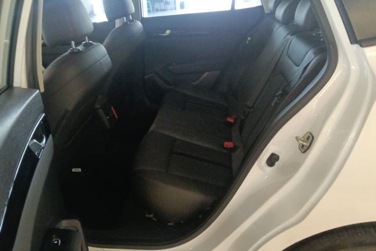 Used Dongfeng Aeolus Yixuan 2021 230T Automatic Chasing Shadow Edition Left Rear Seat