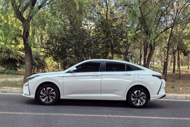 Used Dongfeng Aeolus Yixuan 2021 230T Automatic Glory Edition Left Side