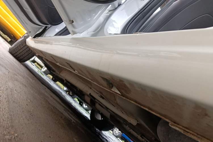 Used Dongfeng Aeolus Yixuan 2021 230T Automatic Zuiqing Edition Left Side Sill