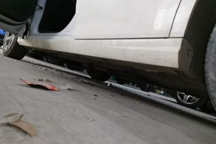Used Dongfeng Aeolus Yixuan 2021 230T Automatic Glory Edition Left Side Sill
