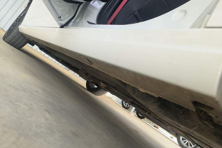 Used Dongfeng Aeolus Yixuan 2021 230T Automatic Hunter Edition Left Side Sill