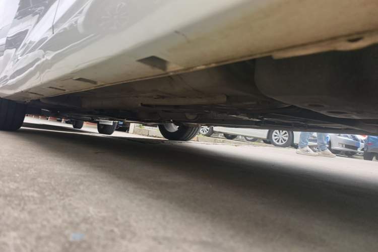 Used Dongfeng Aeolus Yixuan 2021 230T Automatic Dream-Chasing Rider Edition Left Side Sill