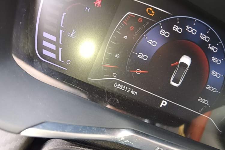 Used Dongfeng Aeolus Yixuan 2021 230T Automatic Chasing Shadow Edition Odometer Close Up