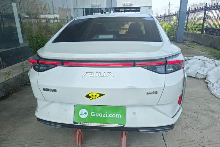 Used Dongfeng Aeolus Yixuan 2021 230T Automatic Chasing Shadow Edition Rear