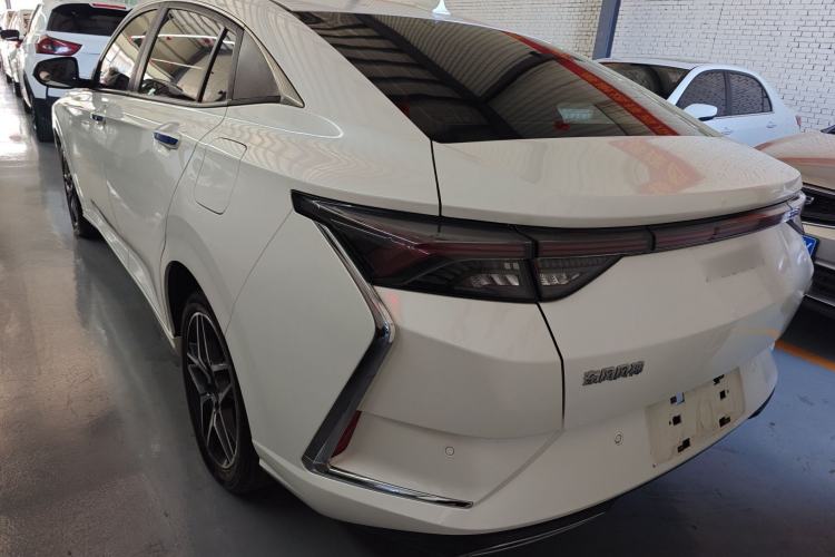 Used Dongfeng Aeolus Yixuan 2021 230T Automatic Chasing Shadow Edition Rear