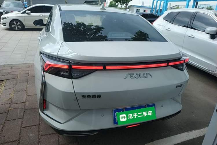 Used Dongfeng Aeolus Yixuan 2021 230T Automatic Chasing Shadow Edition Rear