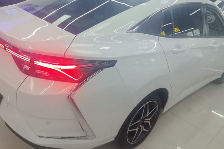 Used Dongfeng Aeolus Yixuan 2021 230T Automatic Chasing Shadow Edition Rear Right 45 Deg