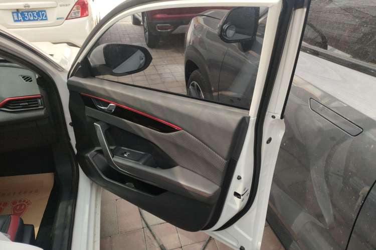 Used Dongfeng Aeolus Yixuan 2021 230T Automatic Glory Edition Right Front Door Interior