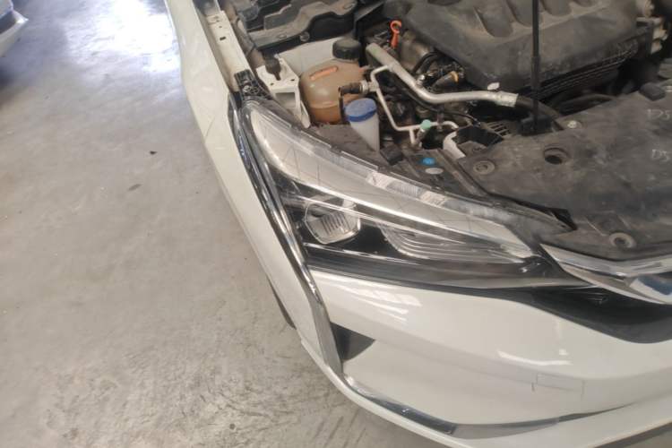 Used Dongfeng Aeolus Yixuan 2021 230T Automatic ZuiFeng Edition Right Front Headlight