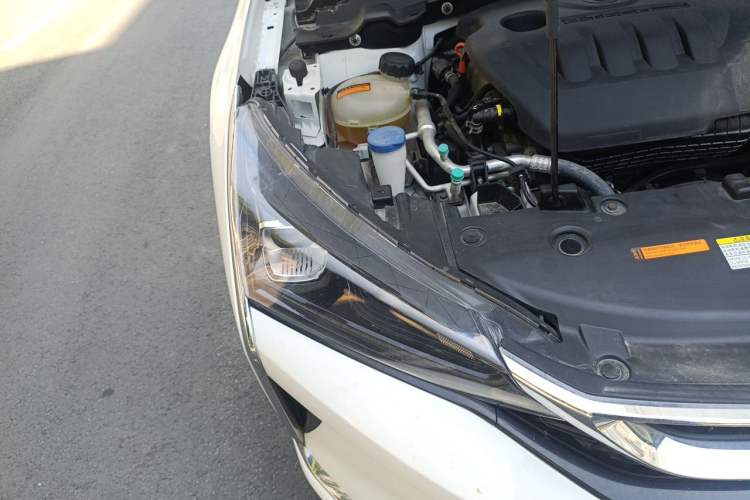 Used Dongfeng Aeolus Yixuan 2021 230T Automatic Zuiqing Edition Right Front Headlight