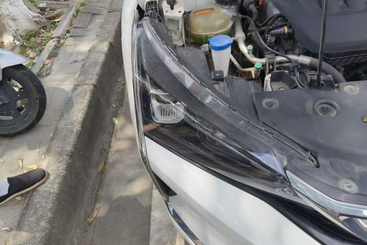Used Dongfeng Aeolus Yixuan 2021 230T Automatic Zuiqing Edition Right Front Headlight