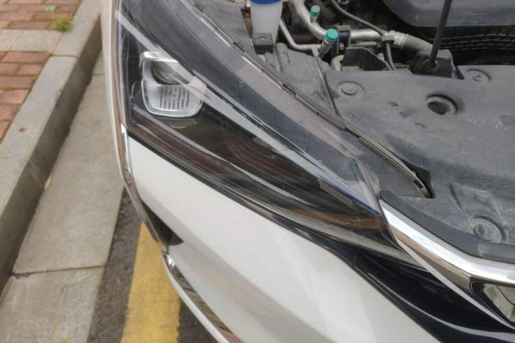 Used Dongfeng Aeolus Yixuan 2021 230T Automatic Zuiqing Edition Right Front Headlight