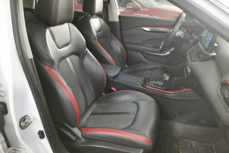 Used Dongfeng Aeolus Yixuan 2021 230T Automatic Glory Edition Right Front Seat