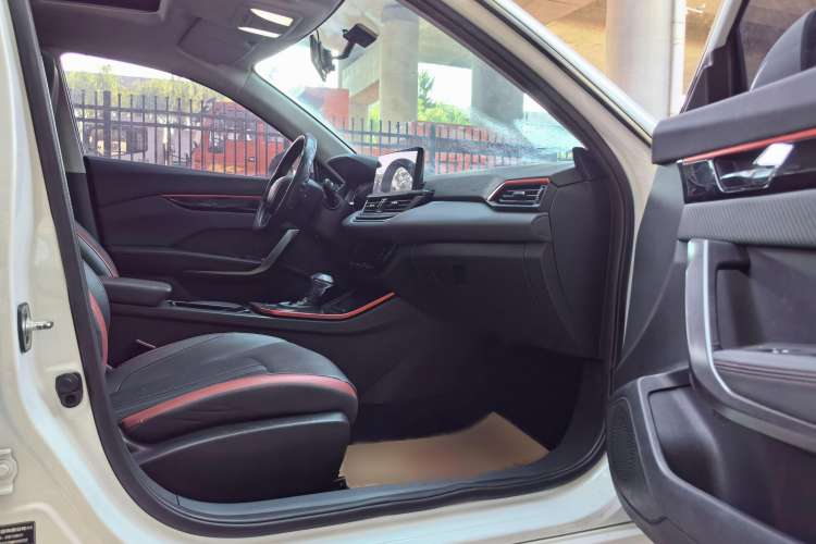 Used Dongfeng Aeolus Yixuan 2021 230T Automatic Glory Edition Right Front Seat