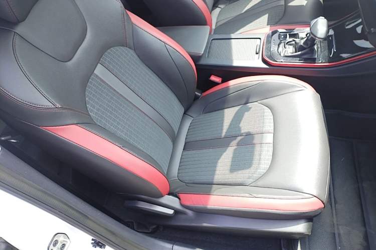 Used Dongfeng Aeolus Yixuan 2021 230T Automatic Zuiqing Edition Right Front Seat