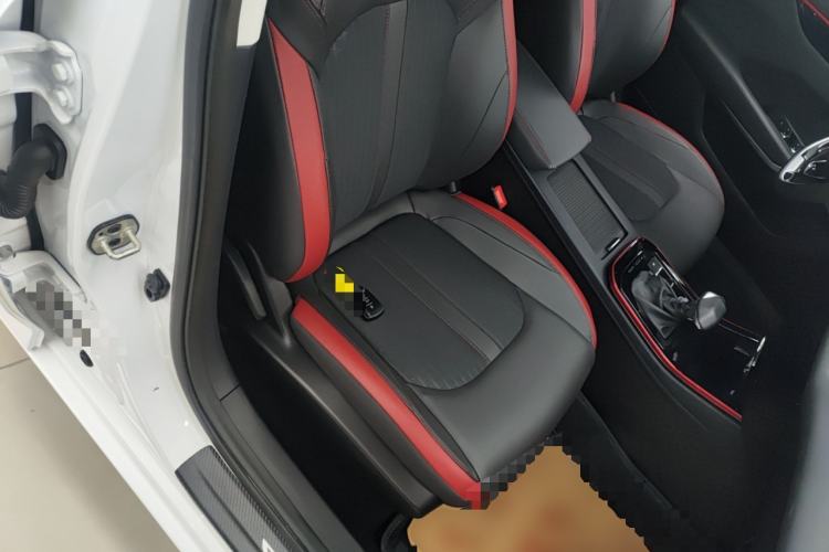 Used Dongfeng Aeolus Yixuan 2021 230T Automatic Zuiqing Edition Right Front Seat