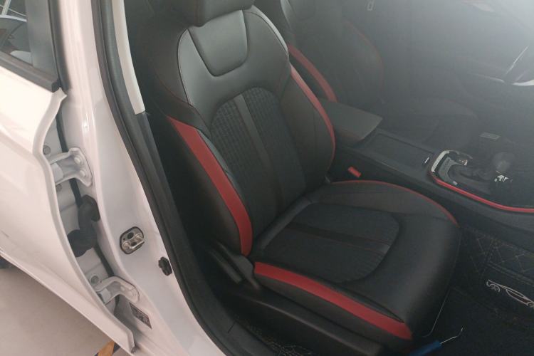 Used Dongfeng Aeolus Yixuan 2021 230T Automatic Glory Edition Right Front Seat