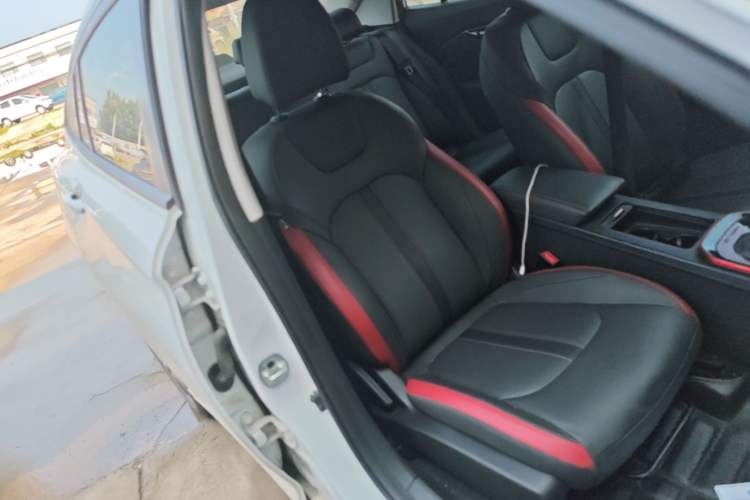 Used Dongfeng Aeolus Yixuan 2021 230T Automatic Dream-Chasing Edition Right Front Seat