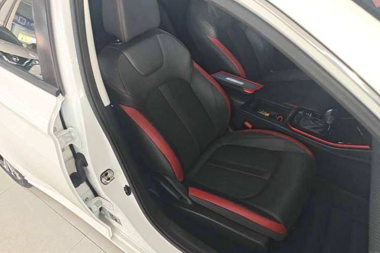 Used Dongfeng Aeolus Yixuan 2021 230T Automatic Zuiqing Edition Right Front Seat