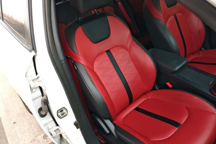 Used Dongfeng Aeolus Yixuan 2021 230T Automatic Chasing Shadow Edition Right Front Seat