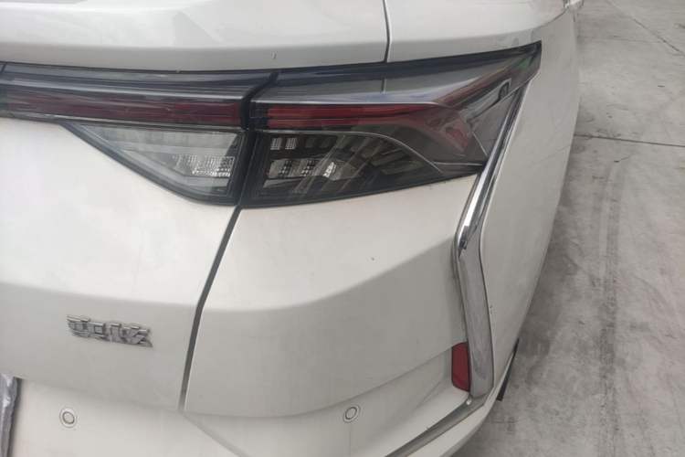 Used Dongfeng Aeolus Yixuan 2021 230T Automatic ZuiFeng Edition Right Rear Taillight