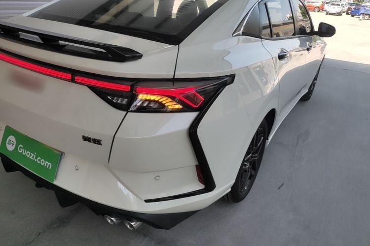Used Dongfeng Aeolus Yixuan 2021 230T Automatic Zuiying Knight Edition Right Rear Taillight